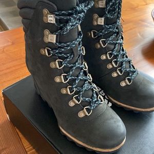 Sorel Conquest Wedge